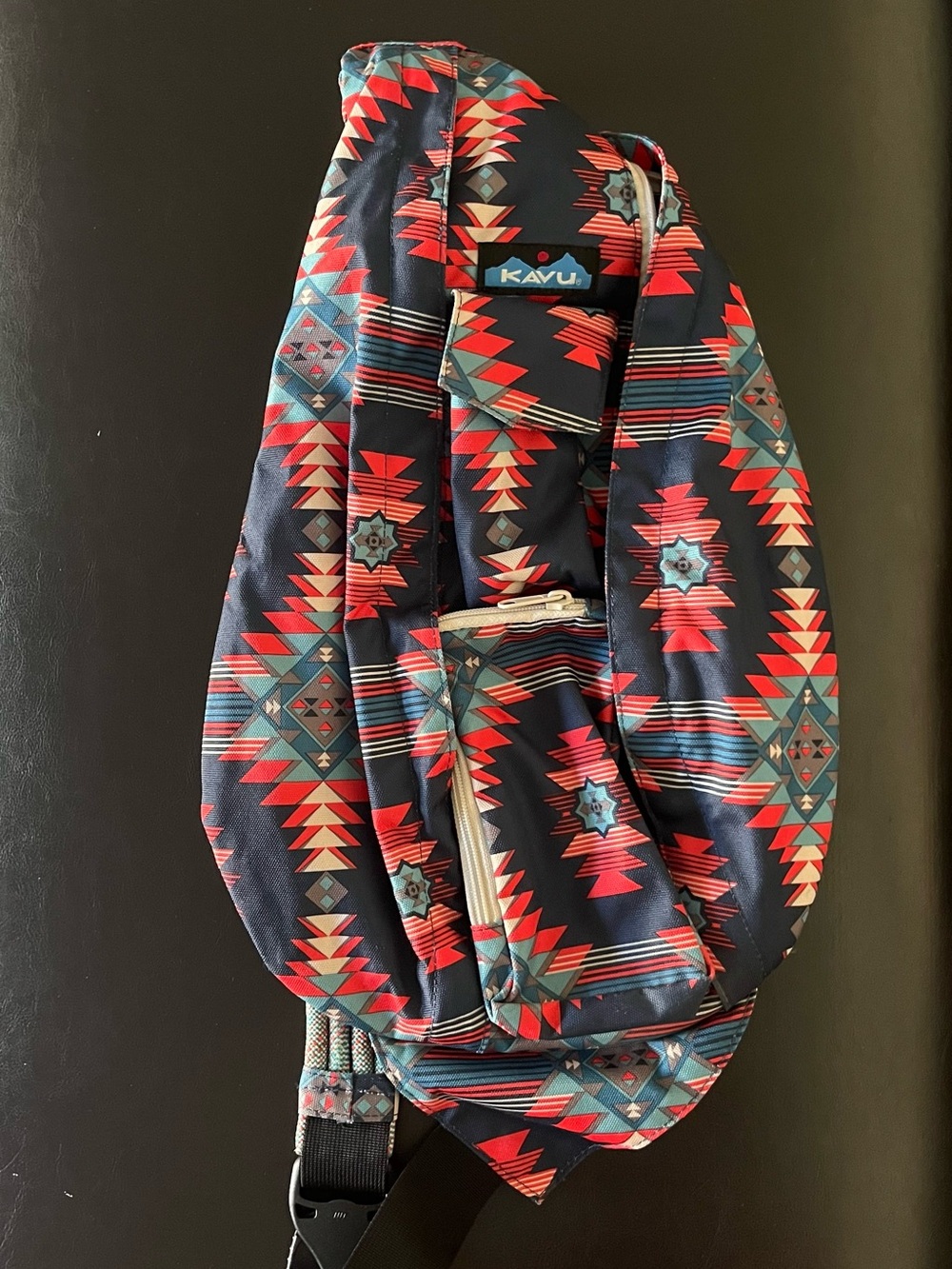 KAVU  Aztec-Print Sling bag - Navy & Red